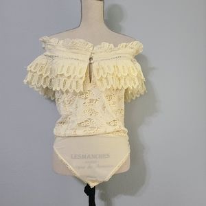 NWT Free People Lace Off the Shoulder Bodysuit‎ Size Large